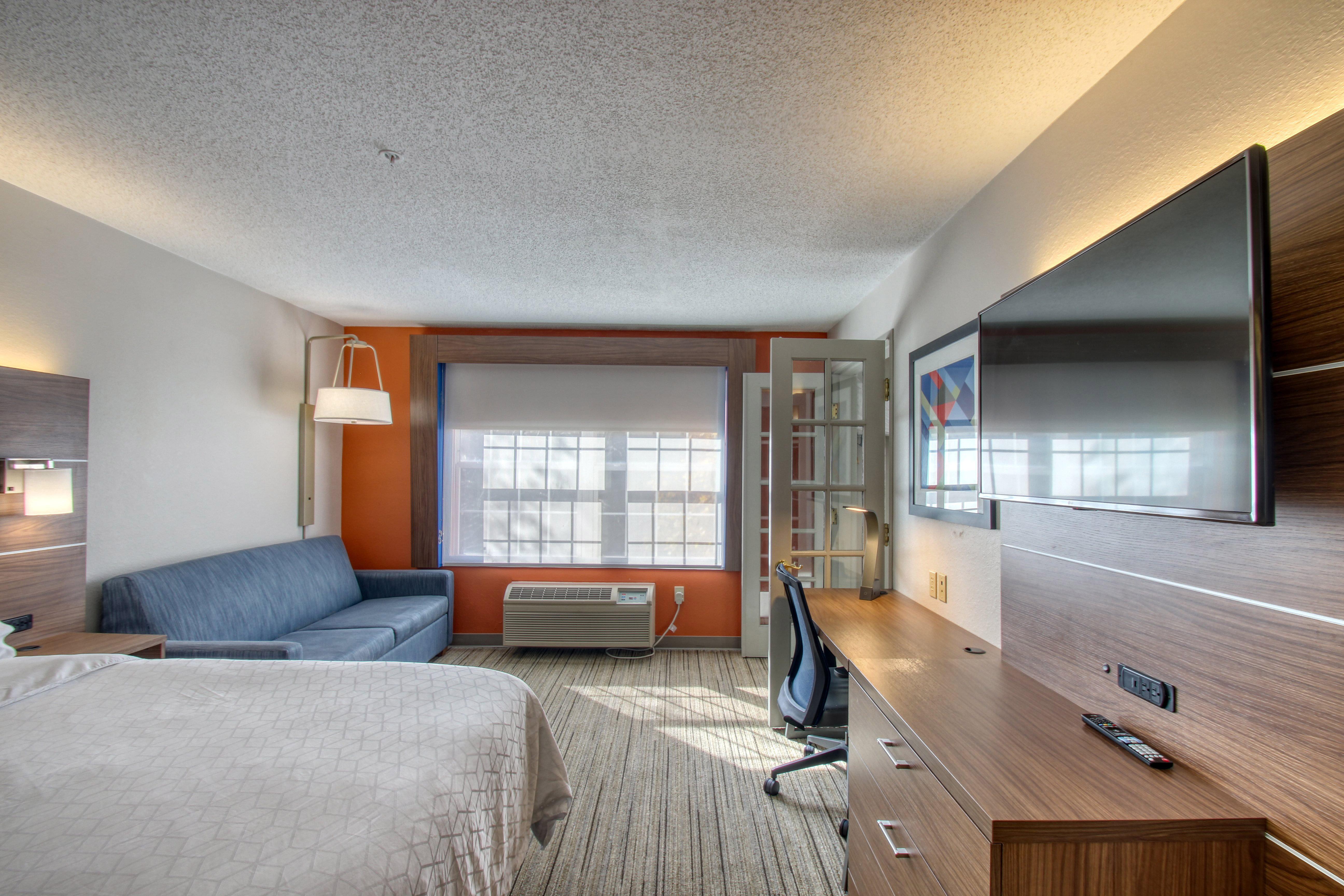 Holiday Inn Express Hotel & Suites Oshkosh - State Route 41 By Ihg Exterior foto